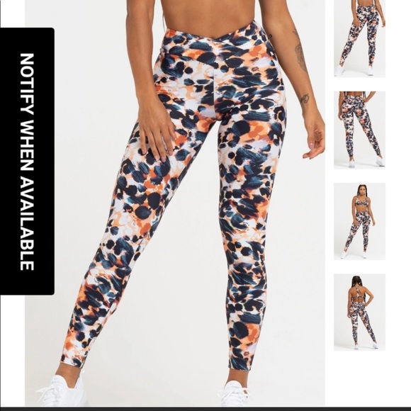 LiCi fit Other - Lici fit Wild Thing V-cut Scrunch Leggings